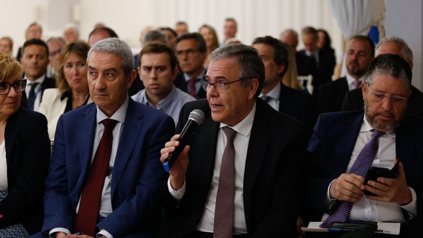 Fotos del Desayuno Coloquio de Europa Sur y el Propeller Club de Algeciras con Benito Núñez Quintanilla