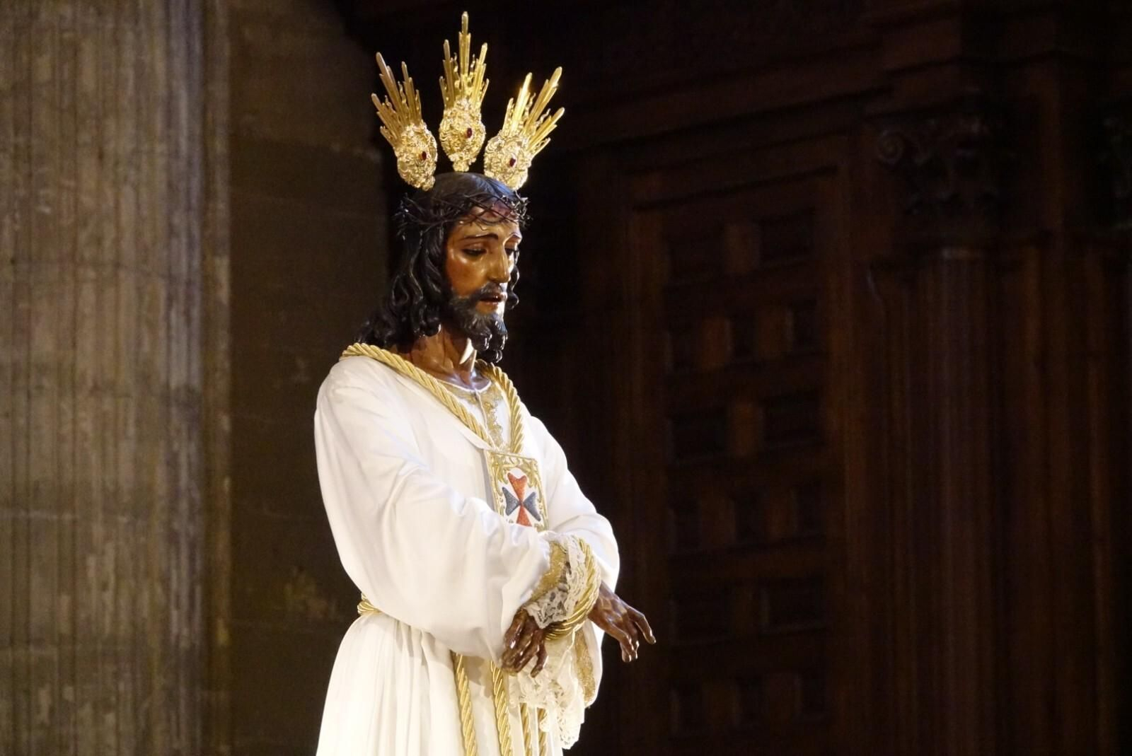 La veneración 'El verbo encarnado' en la Catedral de Málaga, en fotos