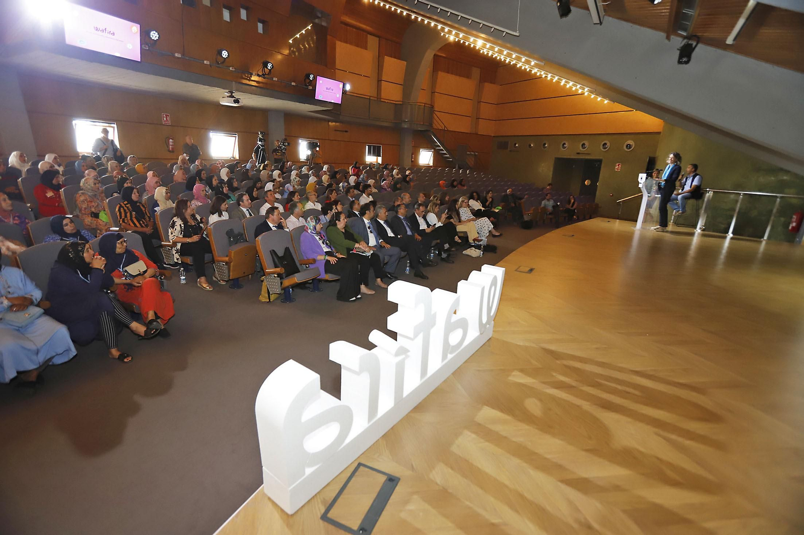 Imágenes de la entrega de los diplomas a las mujeres que han participado en el programa Wafira. Imágenes de la entrega de los diplomas a las mujeres que han participado en el programa Wafira.