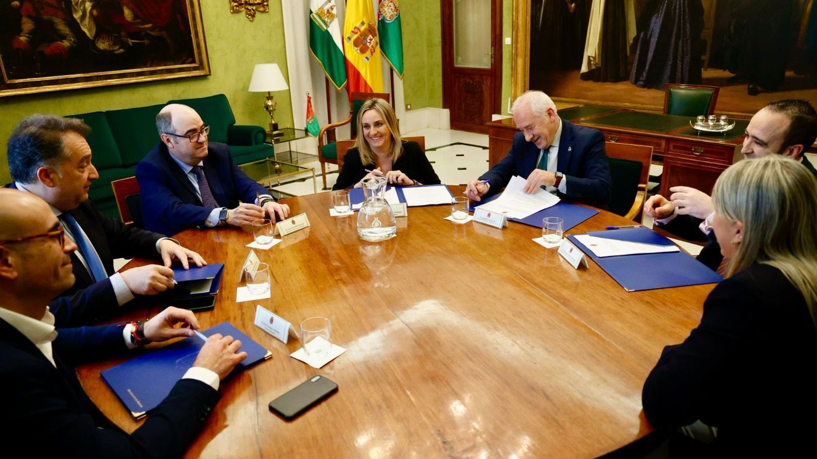 Firma del convenio para abrir el CEACO