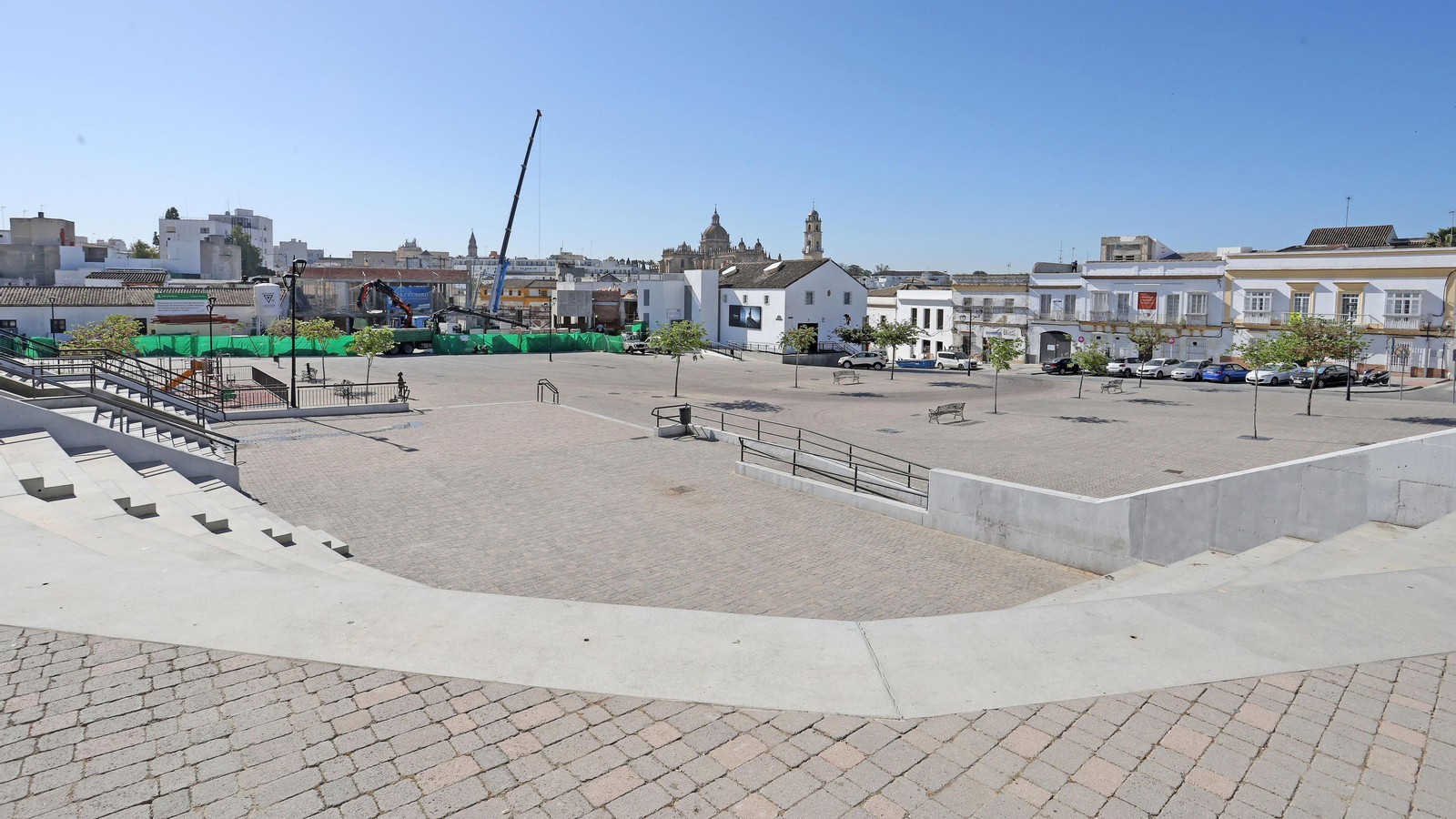 Panorámica de la Plaza Belén:obras del Museo del Flamenco, Centro Cultural Lola Flores, al otro lado de la calle los otros espacios dedicados a La Faraona, edificio en rehabilitación para local comercial. Panorámica de la Plaza Belén:obras del Museo del Flamenco, Centro Cultural Lola Flores, al otro lado de la calle los otros espacios dedicados a La Faraona, edificio en rehabilitación para local comercial.