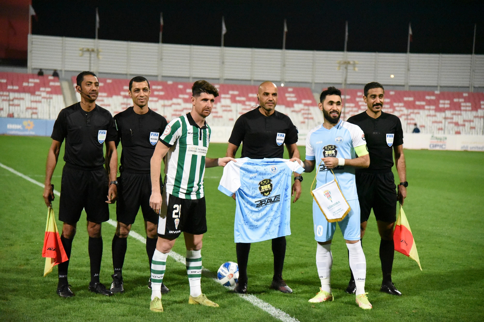 Las imágenes del amistoso entre el Al Riffa y el Córdoba CF en Bahréin