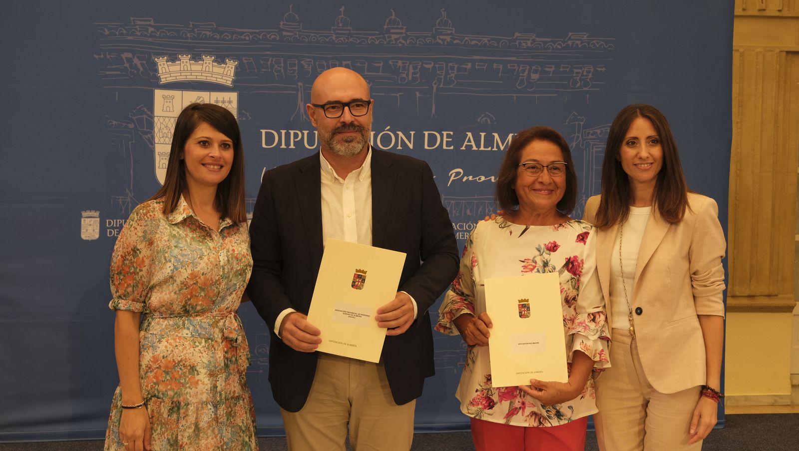 Entrega de ayudas a colectivos sociales en la Diputación de Almería