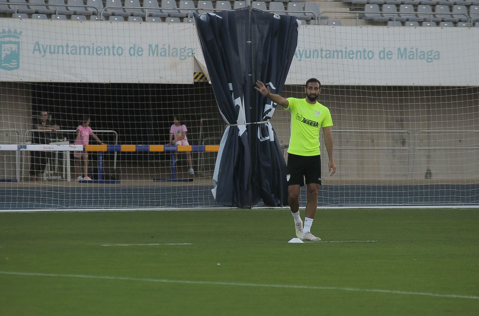 Las fotos del entrenamiento del Málaga CF tras la tormenta