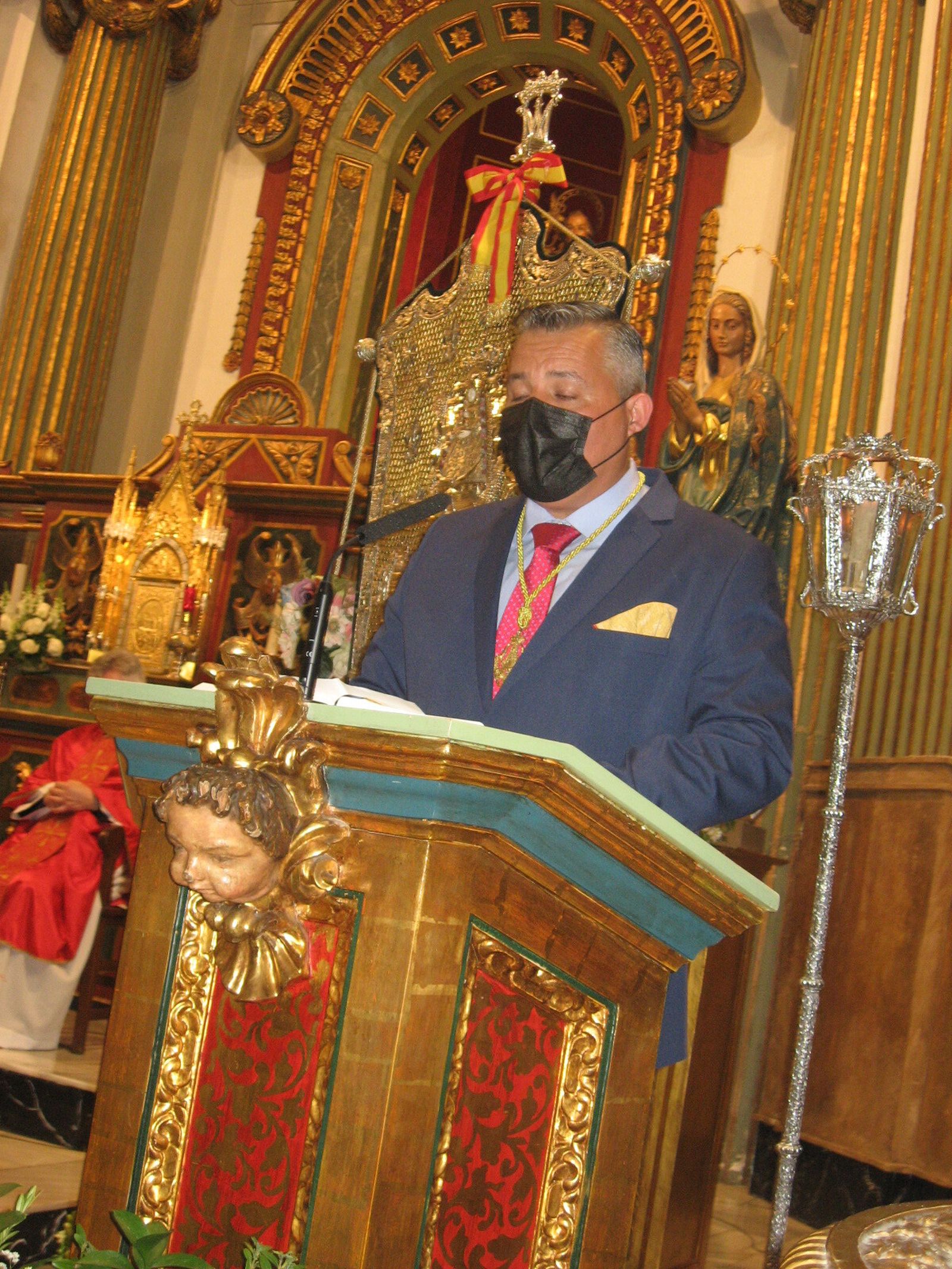 Carlos Salvador, hermano mayor de la Hermandad, pronunció unas sentidas palabras para finalizar la Eucaristía.