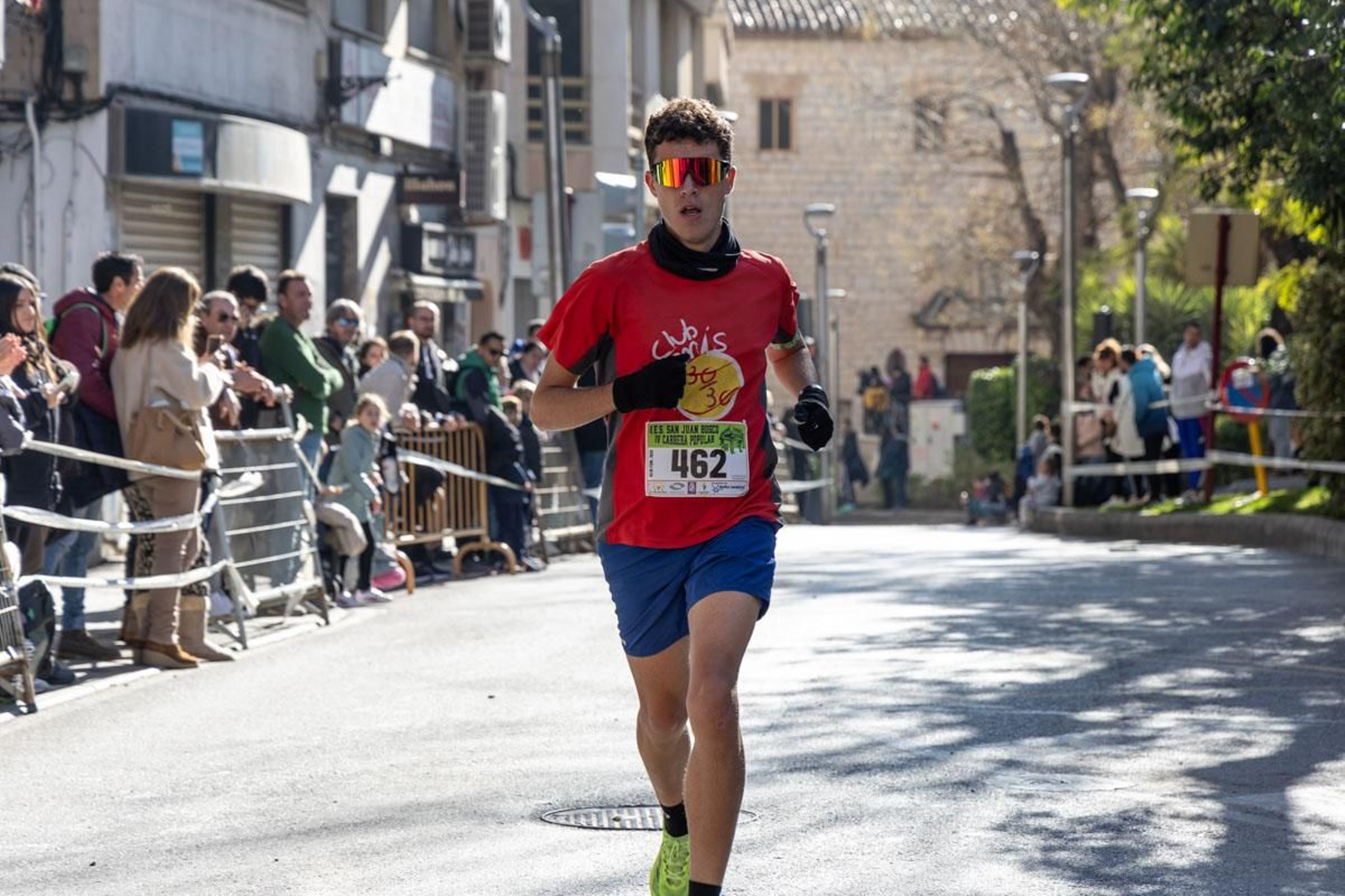 Deporte y solidaridad se unen en la IV Carrera Popular IES San Juan Bosco, en imágenes