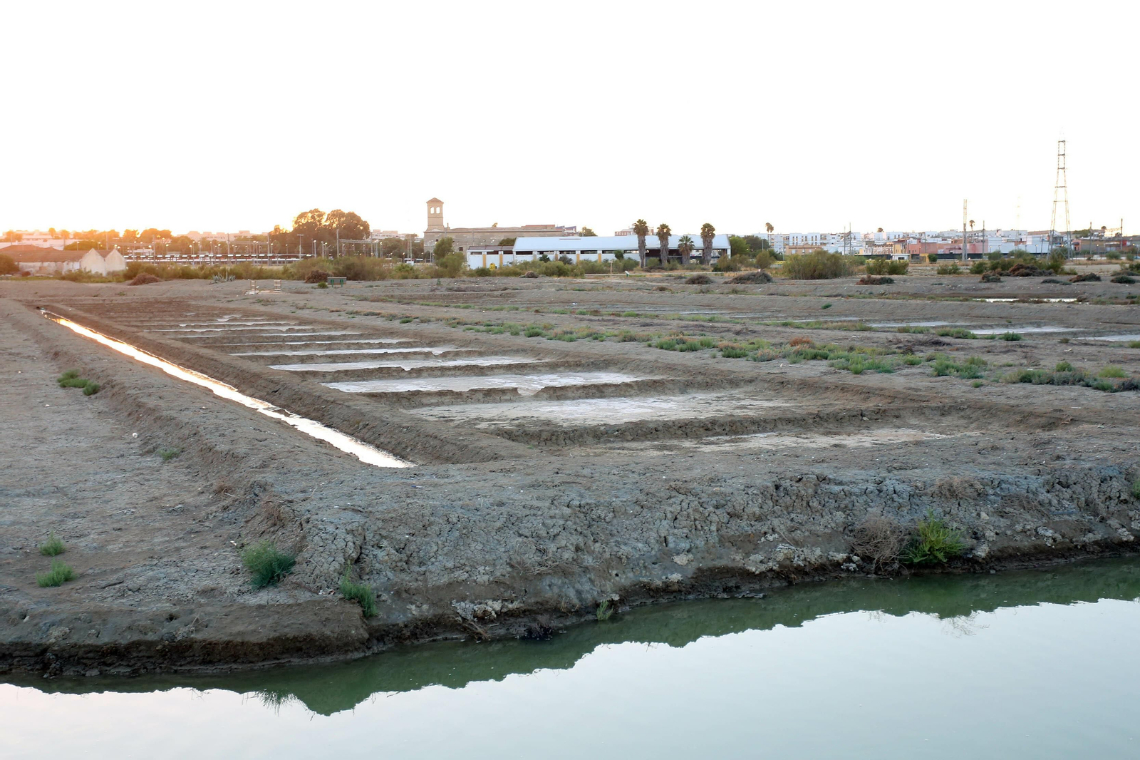 Vistas de la salina de San José, en el Parque Natural Bahía de Cádiz.