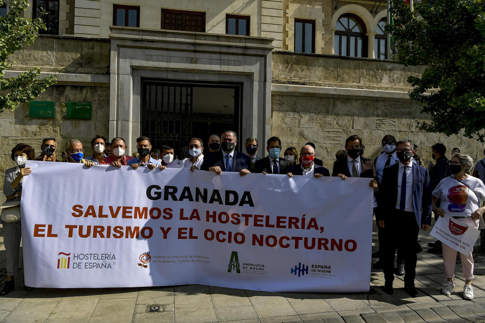 Fotos: El turismo se manifiesta en Granada