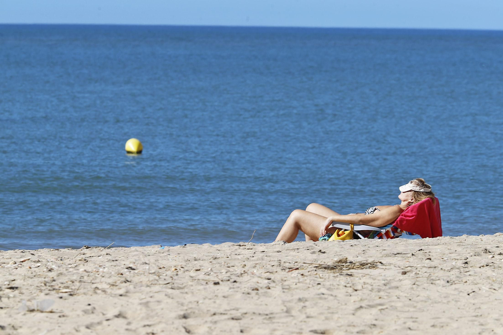 Las playas de Huelva se llenan a finales de septiembre por el buen tiempo
