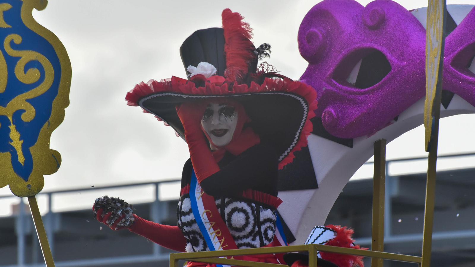 Fotos del pasacalles de Carnaval en Tarifa