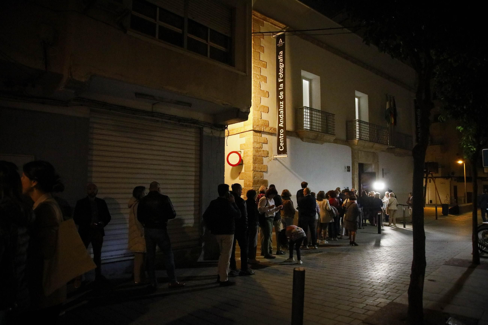 El Centro Andaluz de la Fotografía de Almería presenta el calendario 2025 con la actuación de la bailaora María Moreno, en imágenes