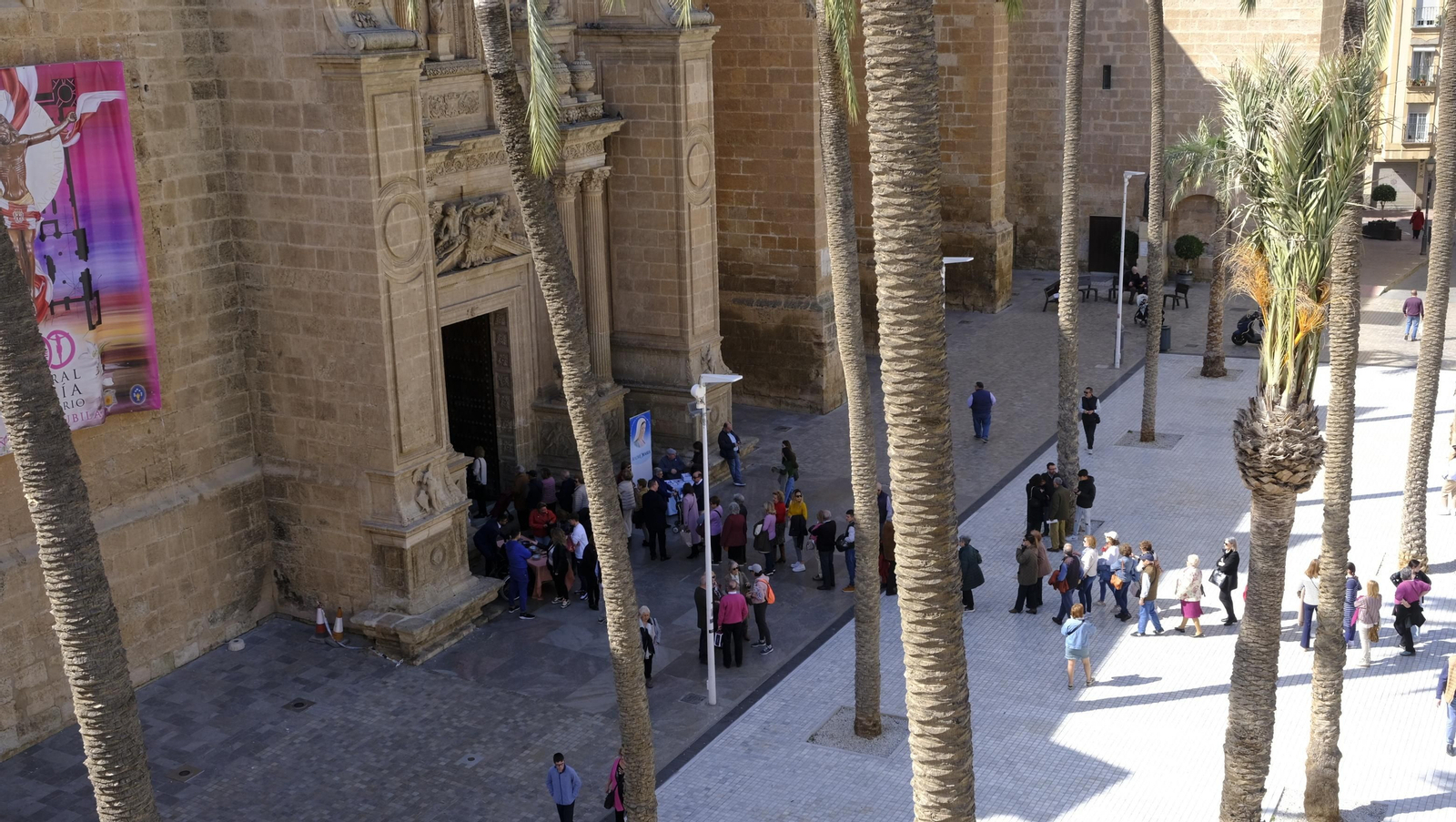 Imágenes del Besapiés de Jesús Cautivo de Medinaceli, en la Catedral de Almería