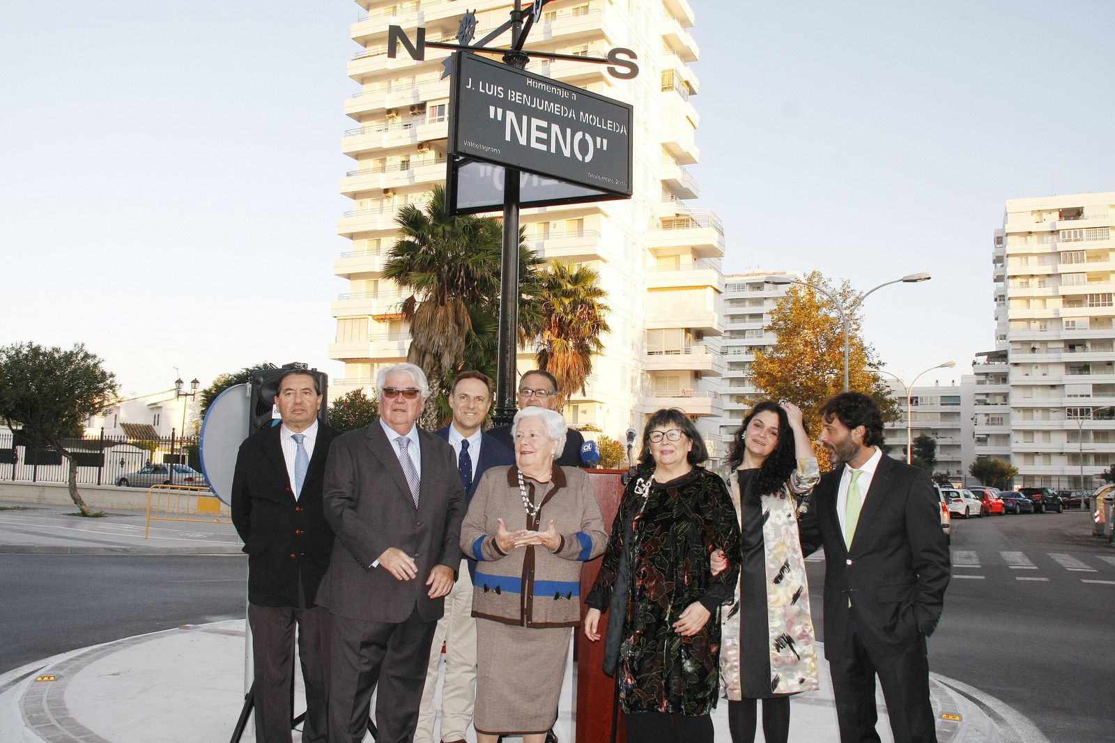 Inaugurada en Valdelagrana la rotonda de 'El Neno'