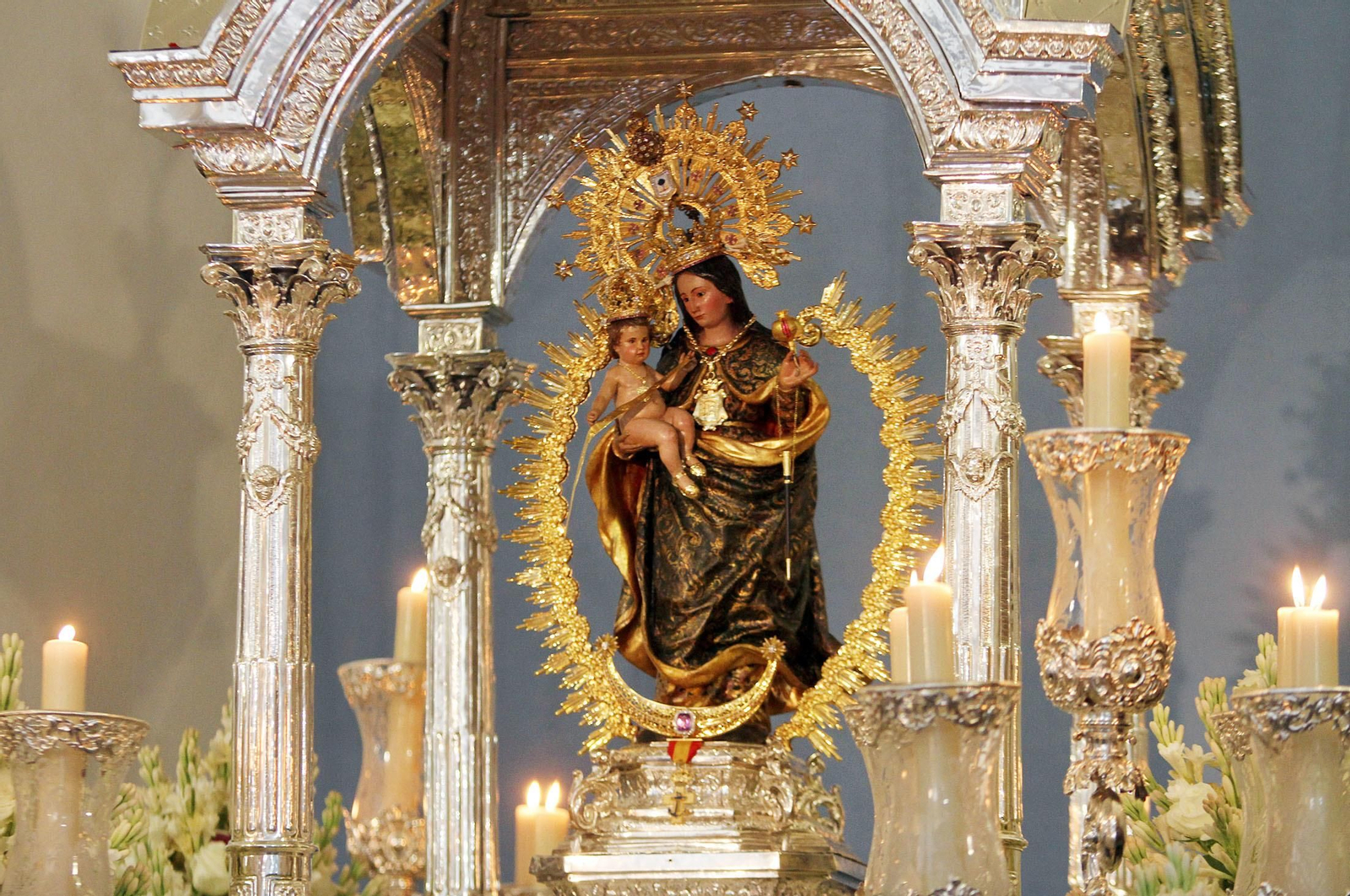 Imágenes del traslado de la Virgen de la Cinta desde la catedral hasta su santuario