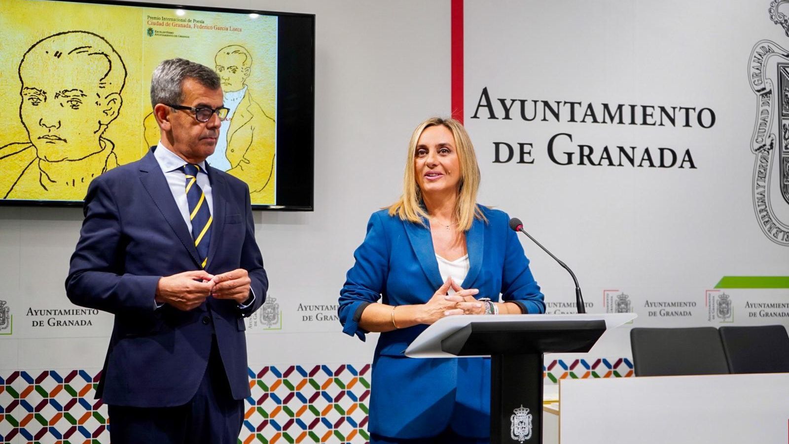 La alcaldesa y el concejal de Cultura, en la presentación de candidatos.