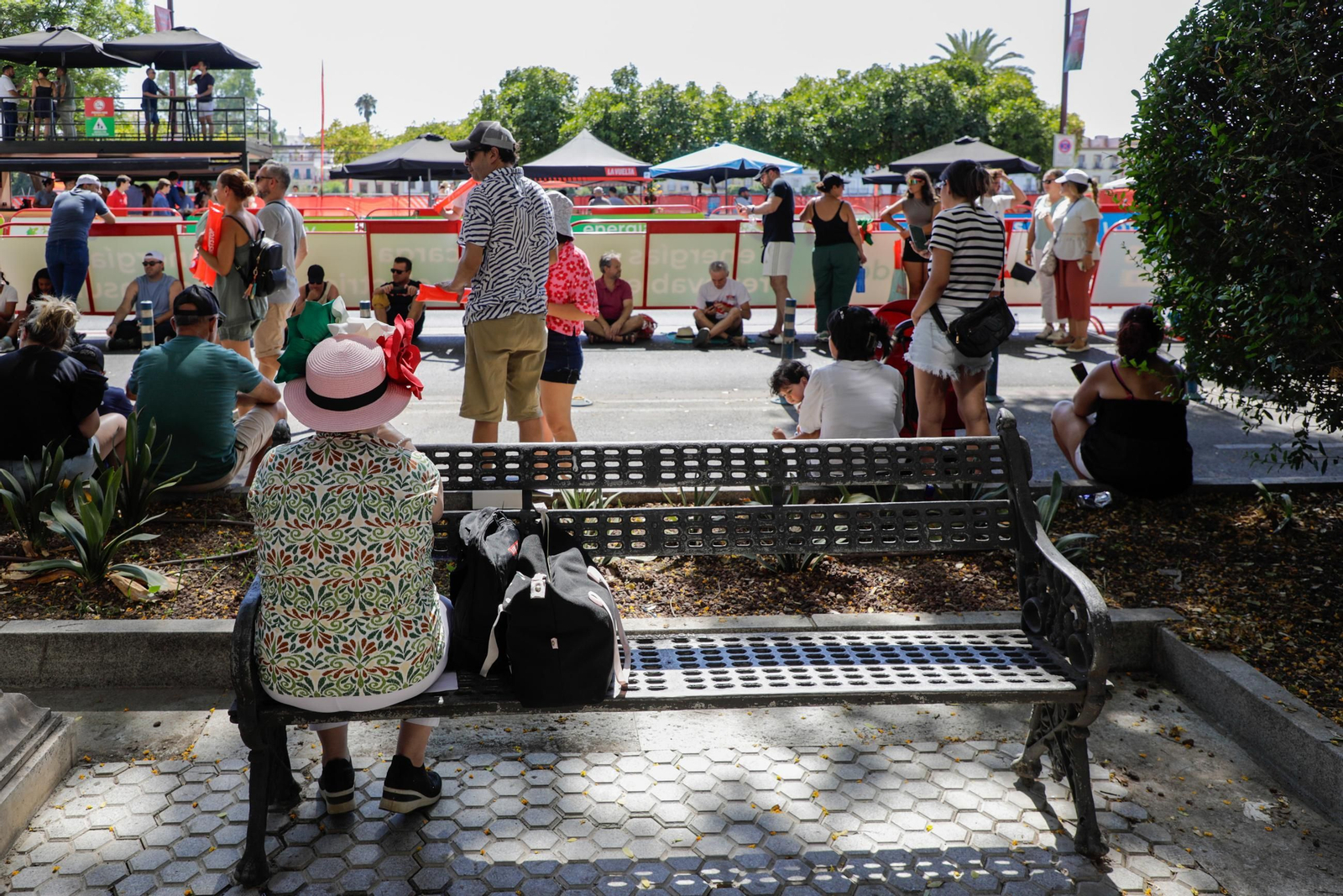 Ambiente del final de la 5ª etapa de la Vuelta ciclista a España, a su llegada a Sevilla