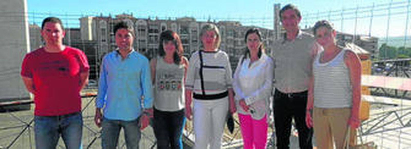 Algunos de los integrantes de la candidatura socialista en la localidad de Guadix con Inmaculada Olea al frente.