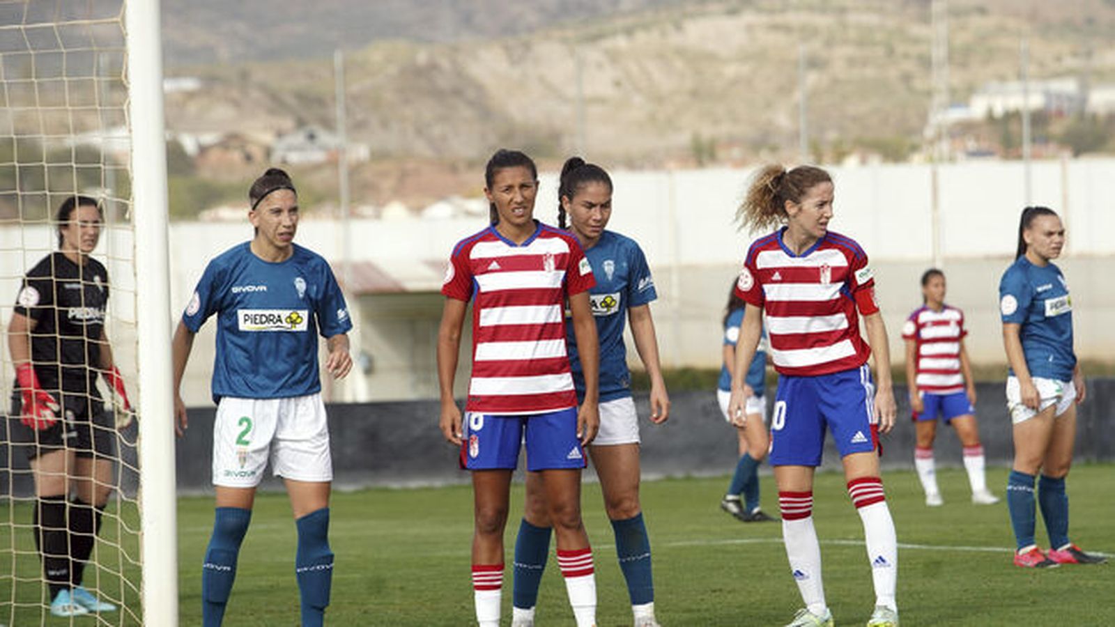 Acción de un partido anterior jugado por el Granada femenino