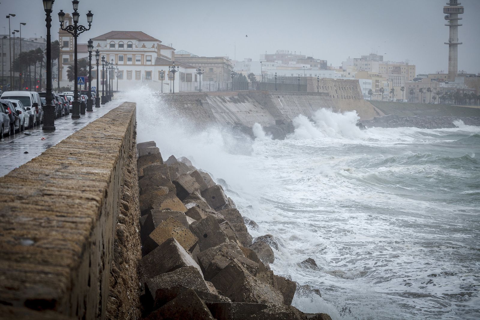 Fuerte oleaje en el Campo del Sur.