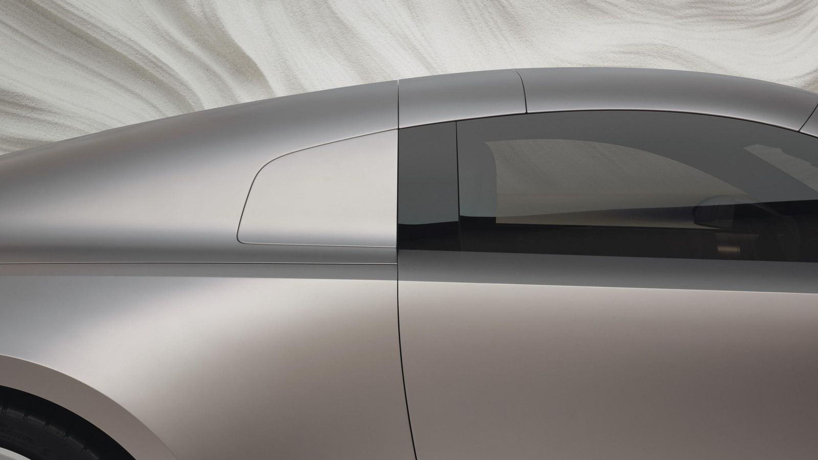 Como en Audi TT Coupe Concept de 1995, en el Concept C no se opta por un cristal de custodia a continuación de la ventanilla, aunque todos los TT de producción terminaron usándola.