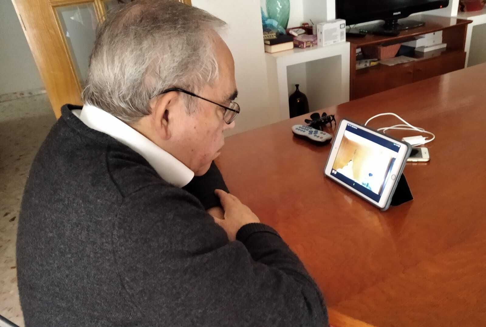 El decano, Fernando Vergel, durante la reunión online.
