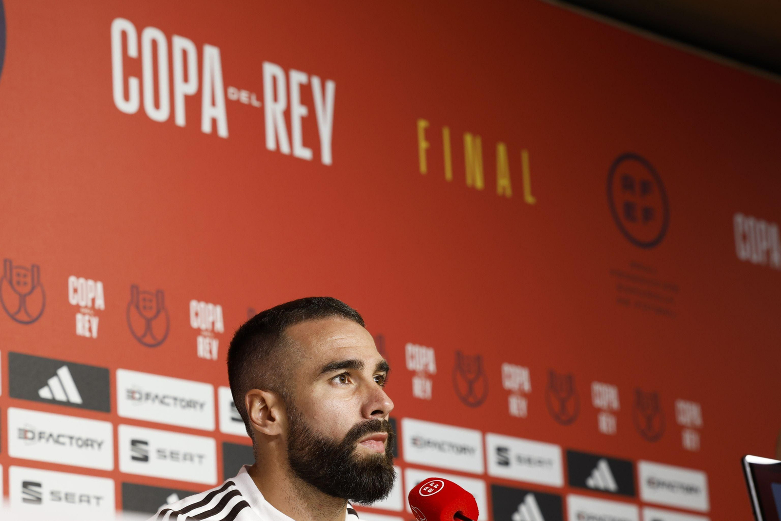 Las fotos de Real Madrid y Osasuna para la final de la Copa en Sevilla