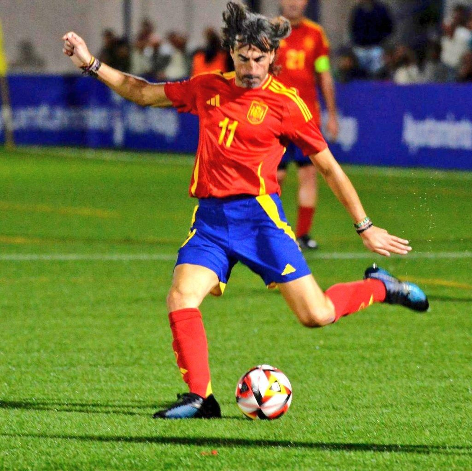Las Leyendas de la Selección española vencen en Vélez (0-4)