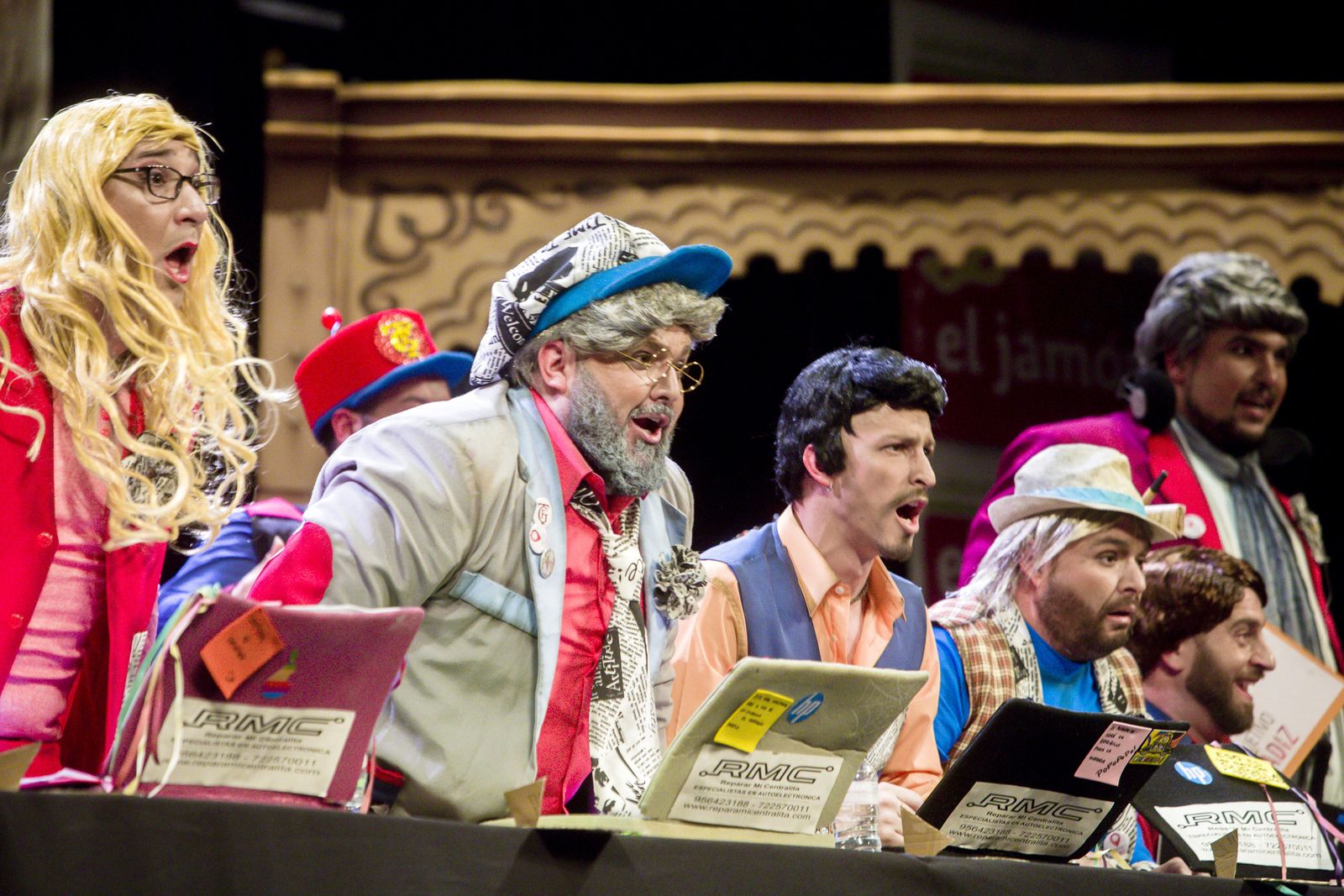 Chirigota Los periodistas se la dan de artistas