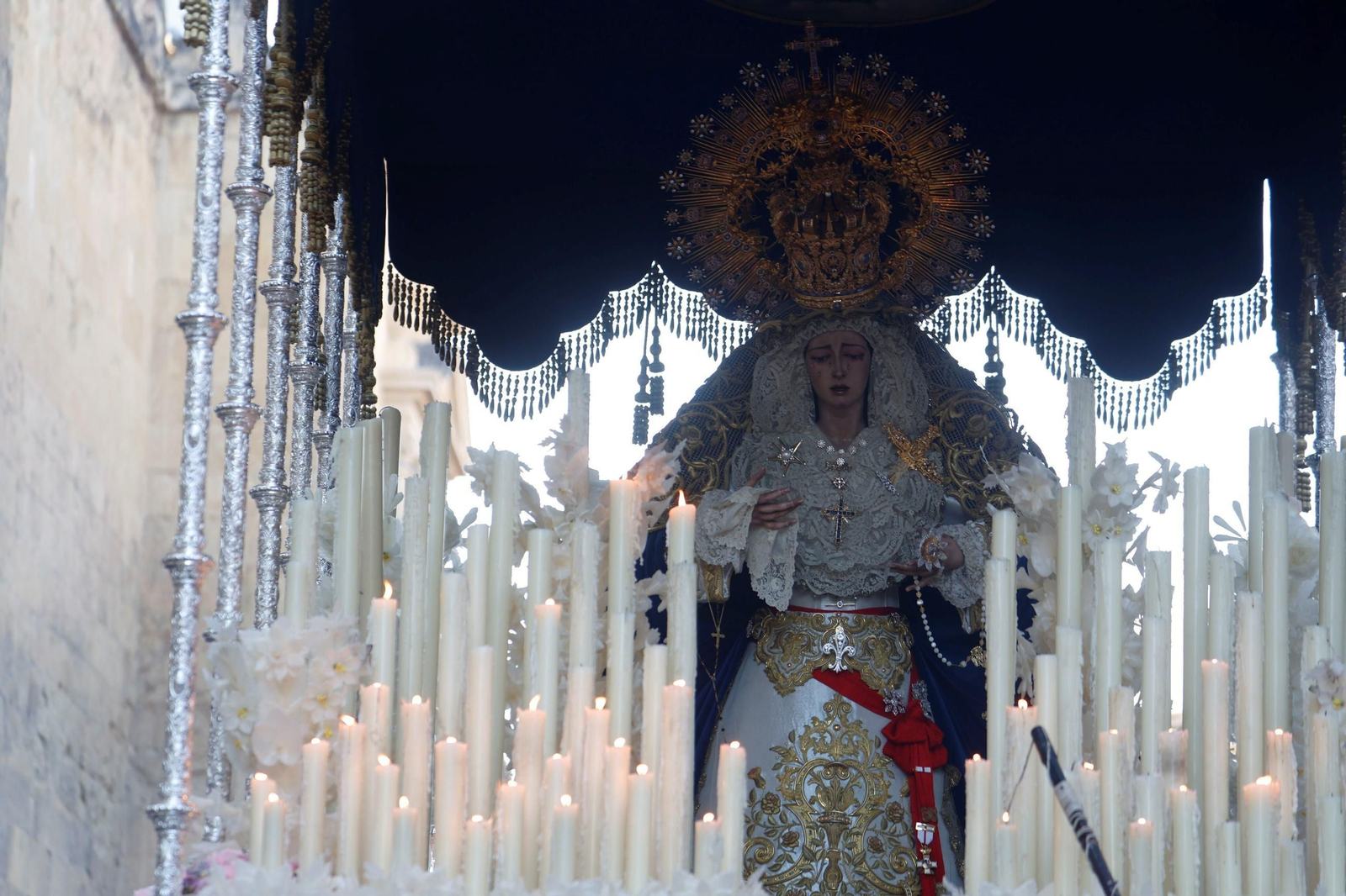 El traslado de la Estrella en este Sábado Santo de Córdoba, en imágenes