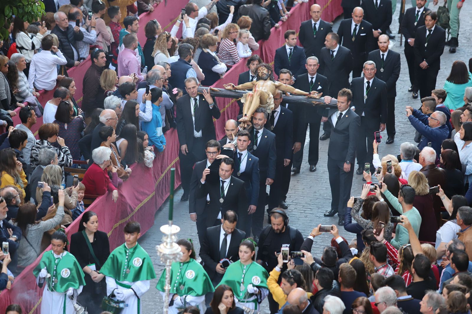 El Cristo de la Vera+Cruz acompañado de la Legión.