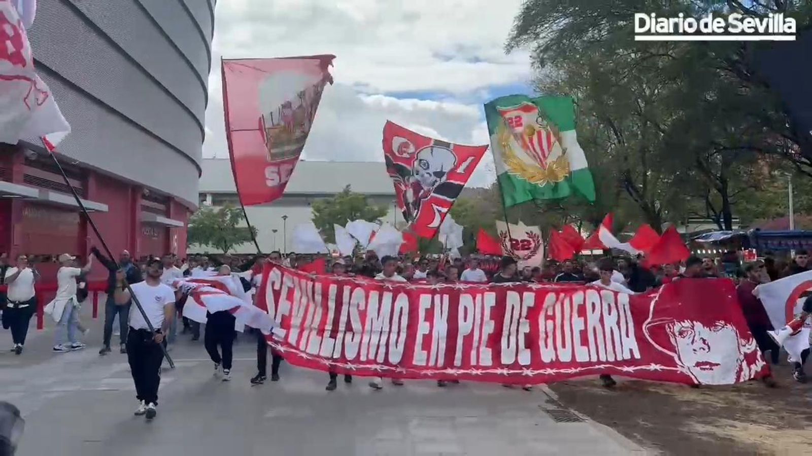 La afición del Sevilla, en pie de guerra contra la directiva del club