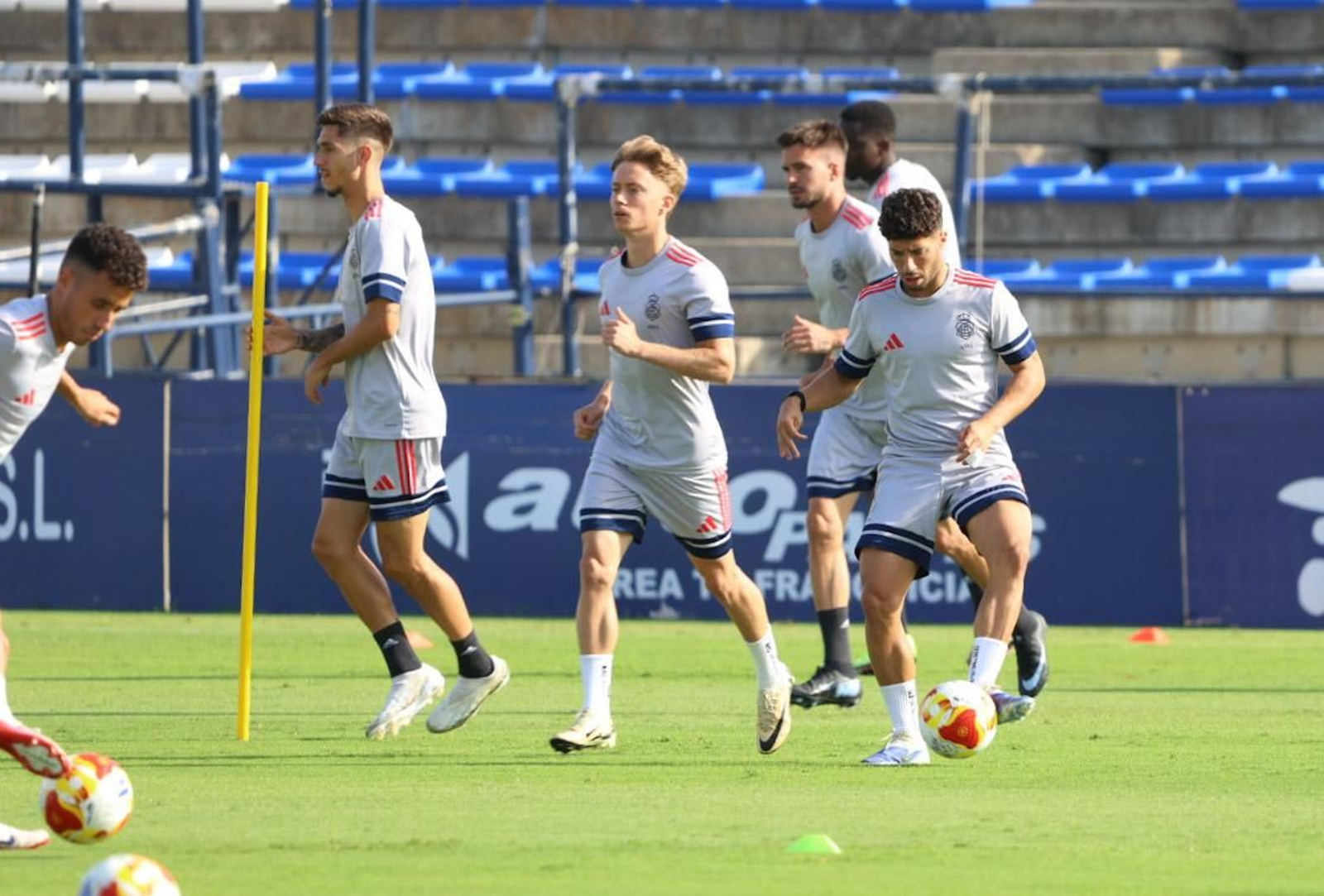 Imágenes del entrenamiento del Recreativo de Huelva en el estadio Nuevo Colombino