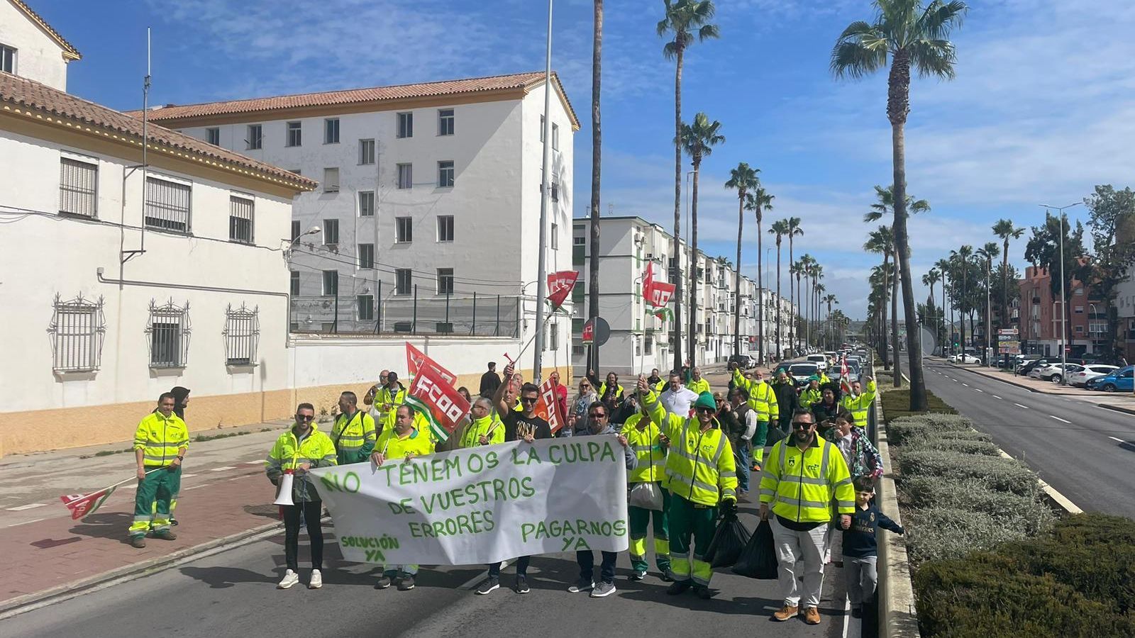 La plantilla del servicio de limpieza viaria, por la antigua N-IV.