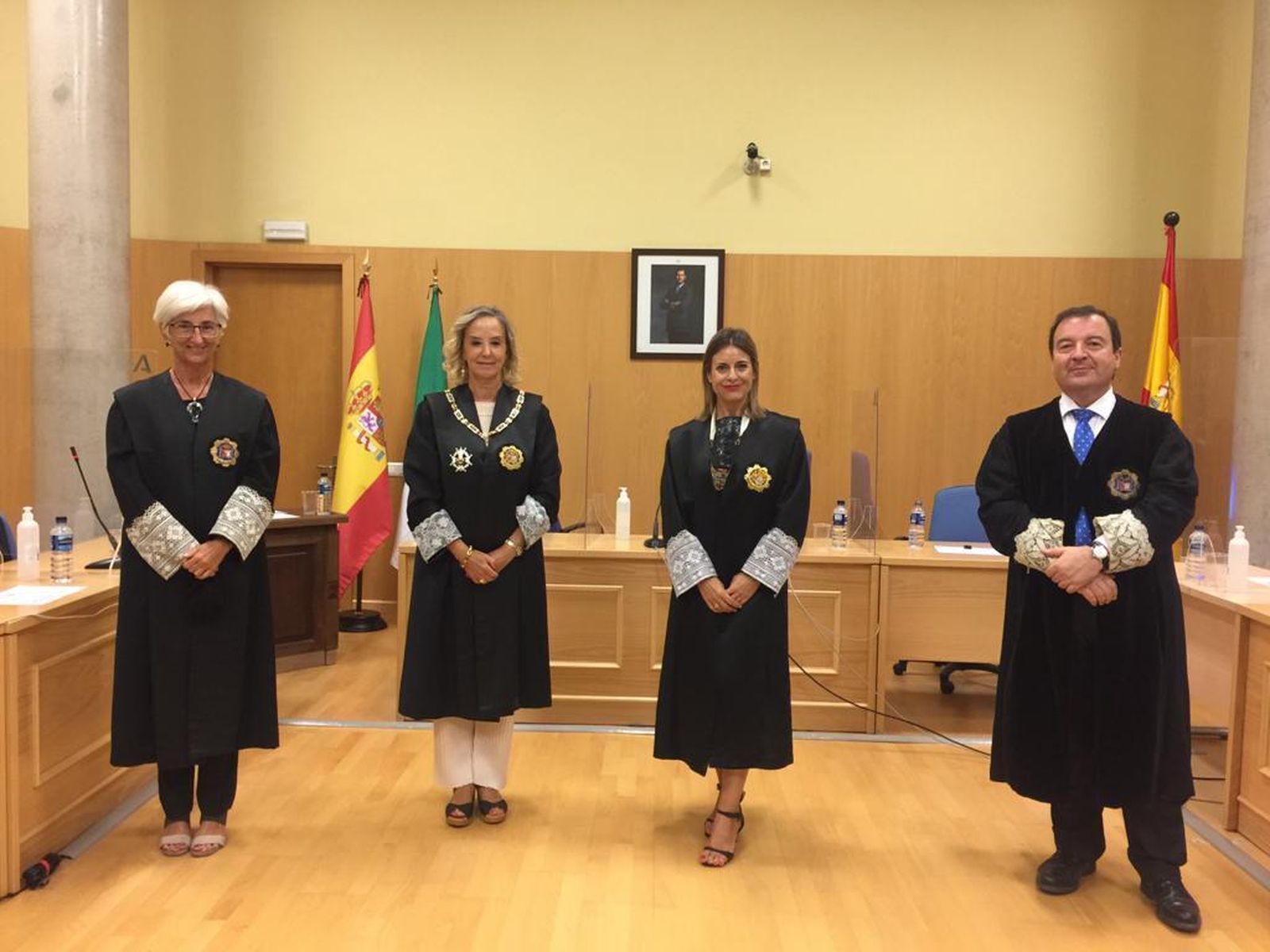 La ex fiscal general del Estado María José Segarra, la fiscal superior de Andaucía Ana Tárrego, la fiscal jefe de Dos Hermanas Amparo Camacho, y el fiscal jefe de Sevilla, Luis Fernández Arévalo.