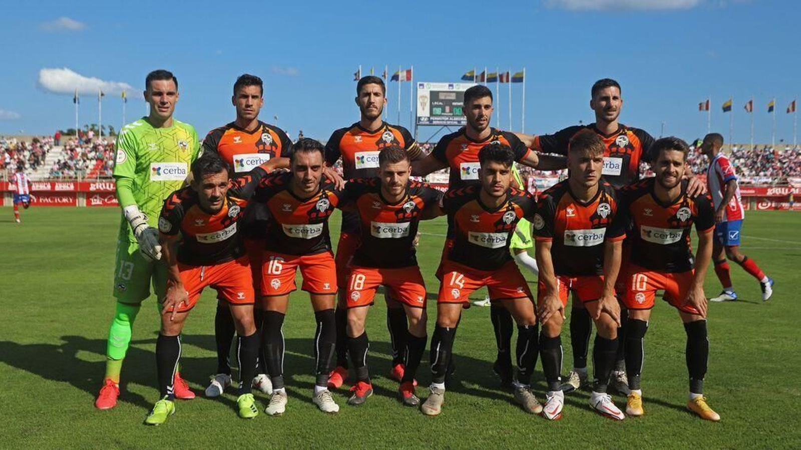 Formación inicial del Sabadell en su visita a Algeciras