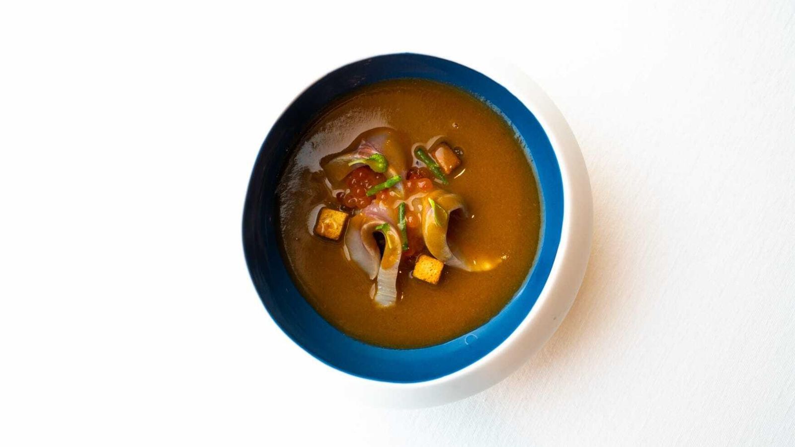 Merluza en amarillo del Restaurante Akase.