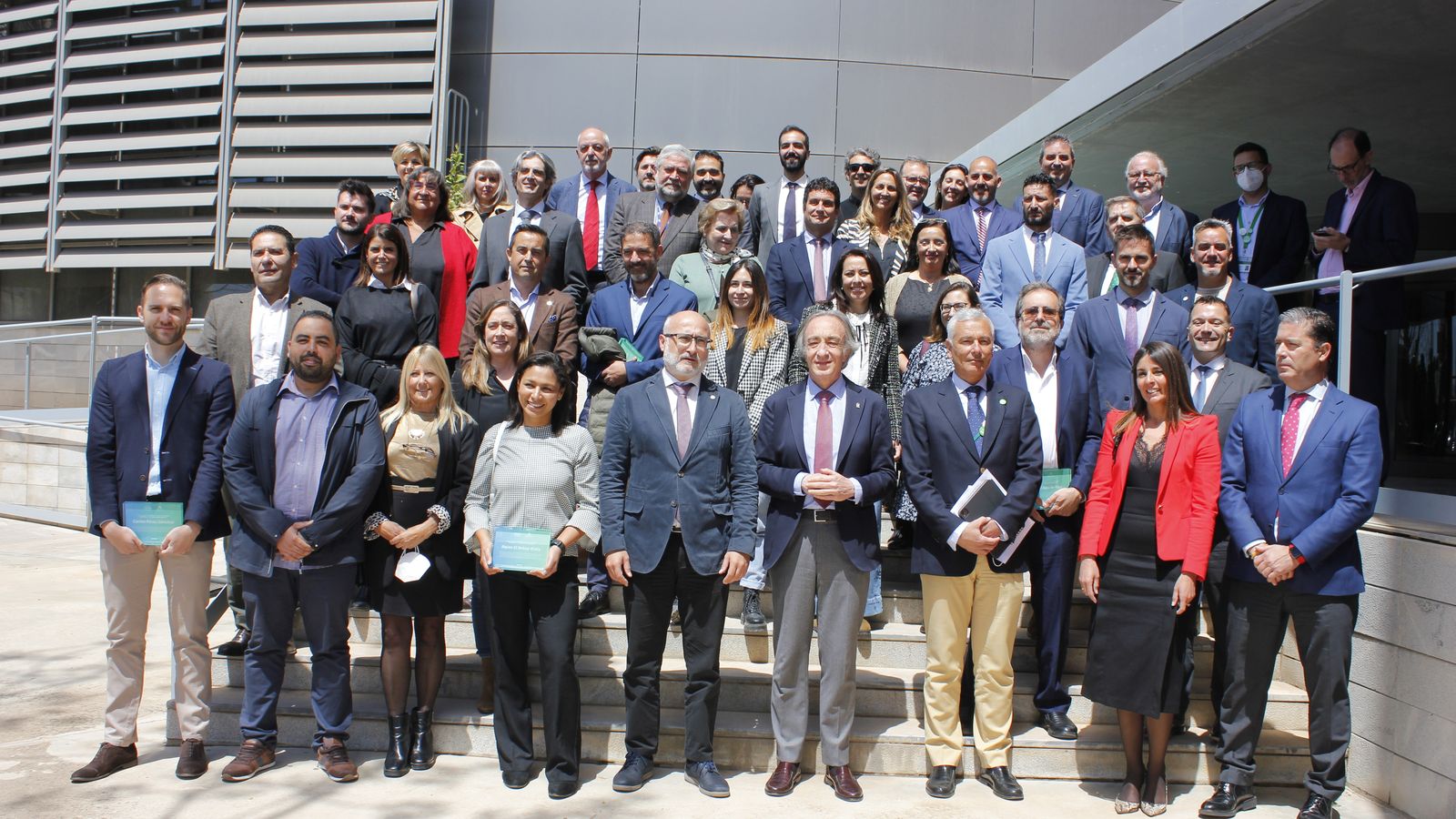 La ceremonia convocó a personalidades del mundo sanitario y académico.