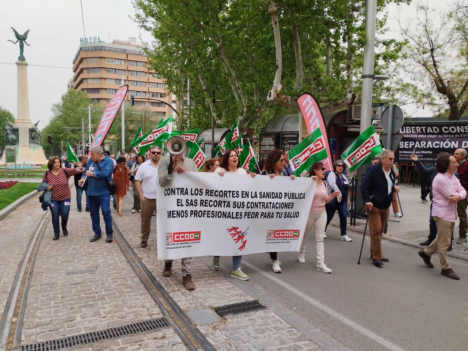 En imágenes: así ha transcurrido en Jaén la manifestación por una sanidad pública de calidad