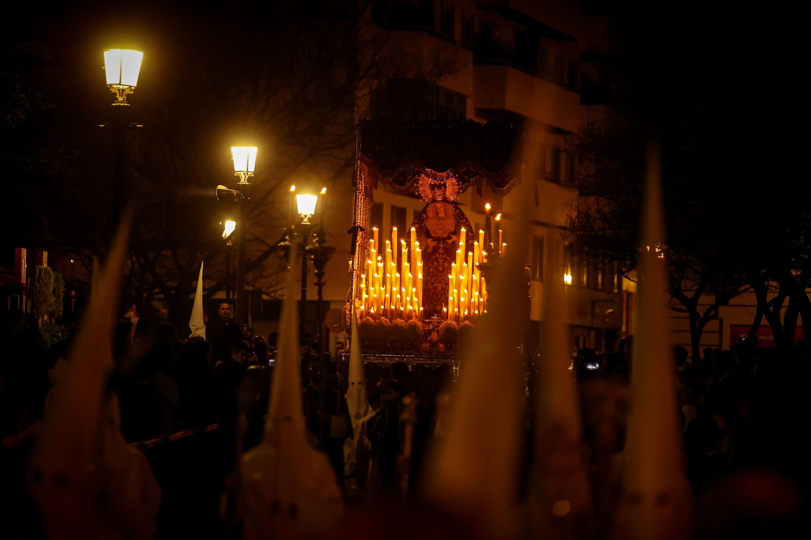 Madrugada del Viernes Santo en Jerez: imágenes de la Noche de Jesús