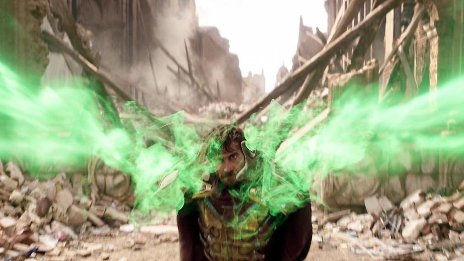 Mysterio (Jake Gyllenhaal) Mysterio (Jake Gyllenhaal)