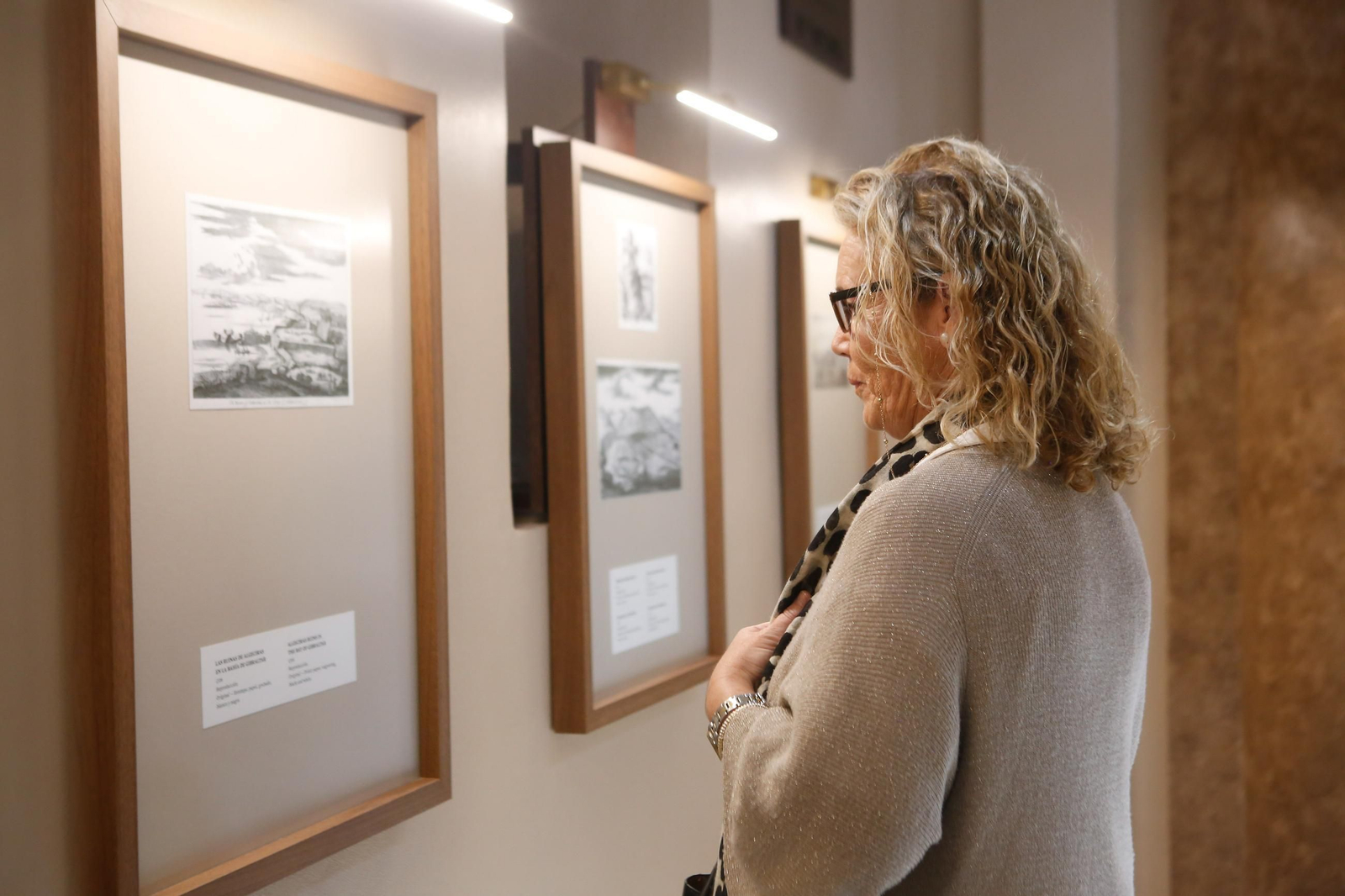 Fotos de la colección de Antonio Viñas de Roa en la capilla del Cristo de la Alameda de Algeciras
