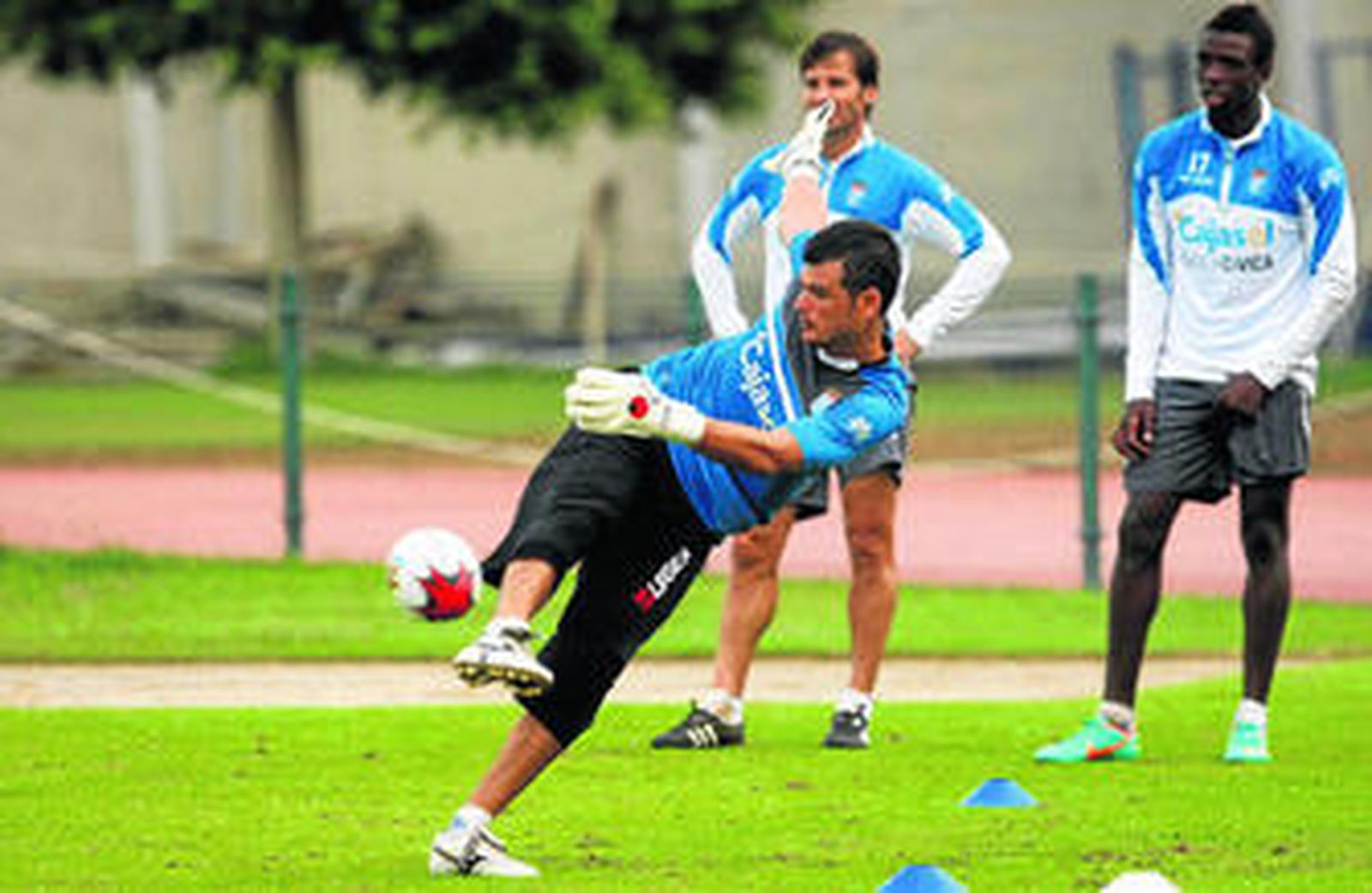 El portero Raúl Navas ha entrado por primera vez en una convocatoria desde que llegó al Xerez el pasado mes de septiembre.