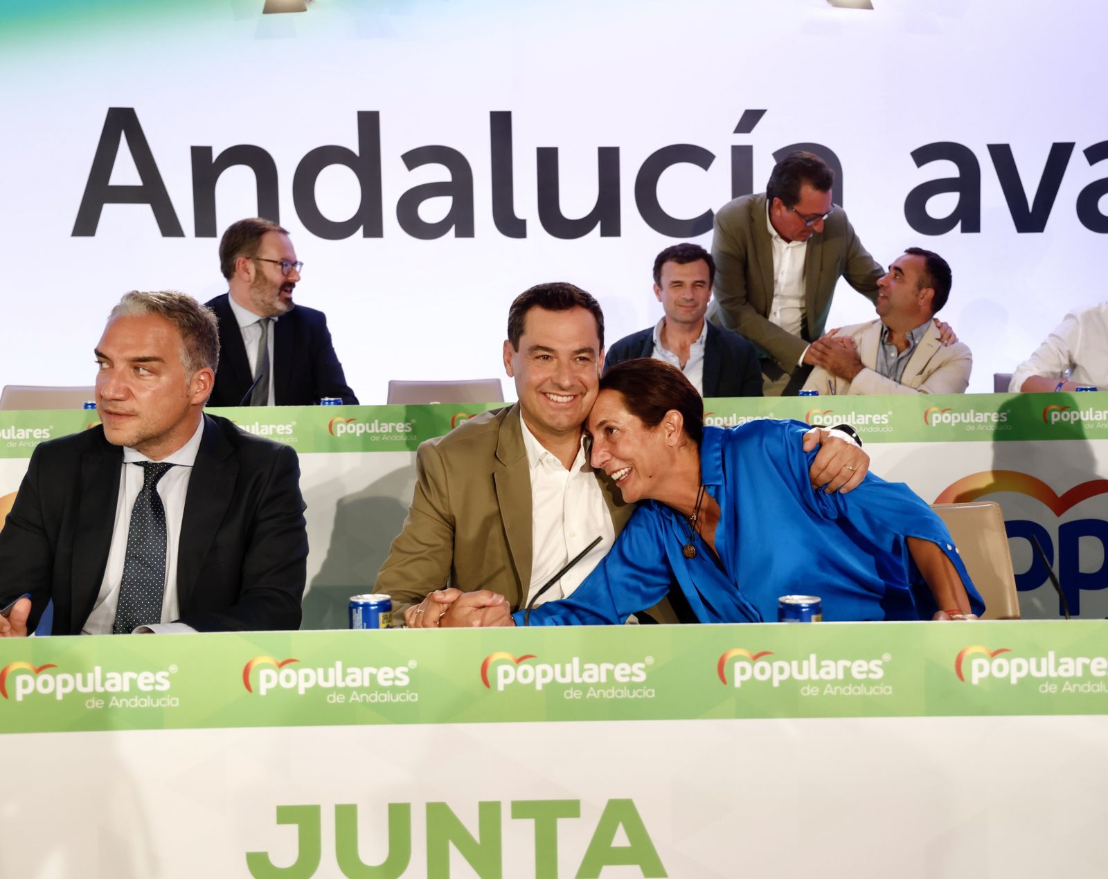 Elías Bendodo, Juanma Moreno y Loles López, en la junta directiva del PP-A.