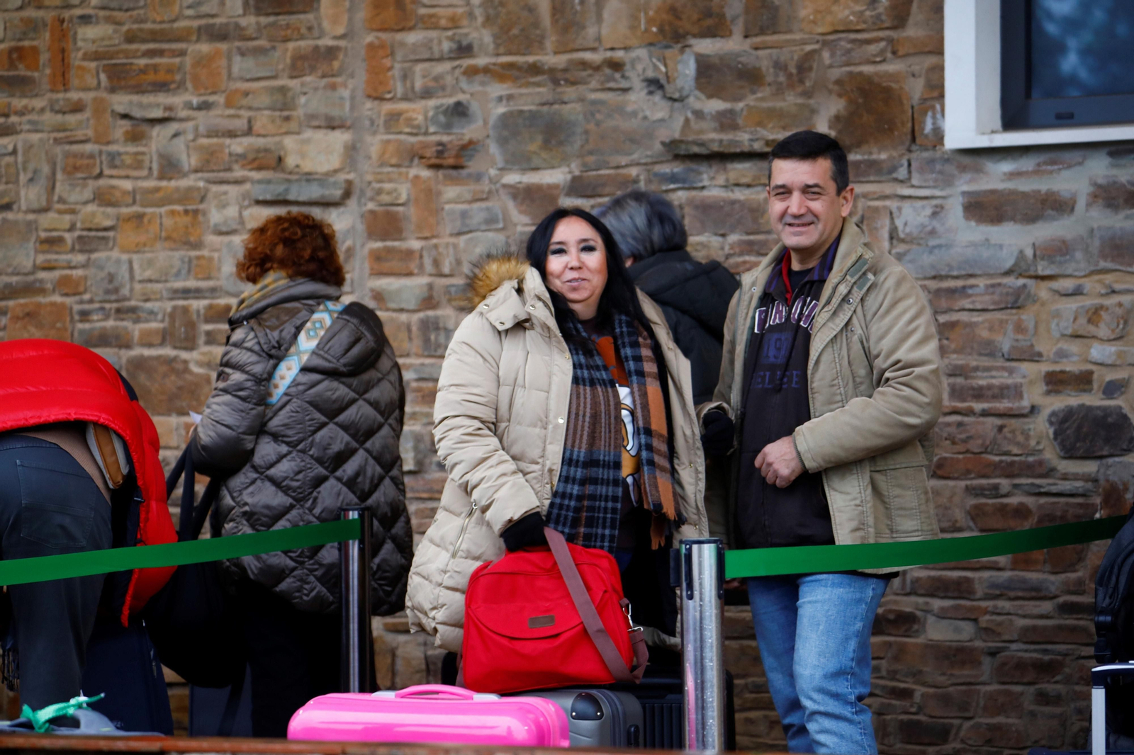 El despegue del el primer vuelo chárter a Europa en el aeropuerto de Córdoba, en imágenes