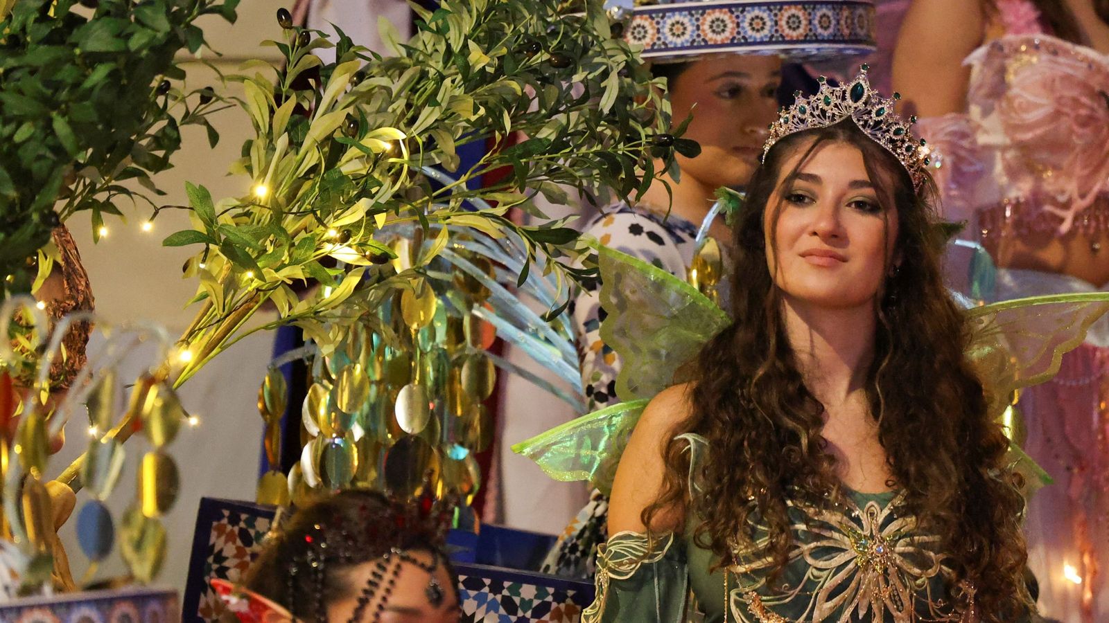 La fantasía de los disfraces ayudó a crear un ambiente mágico.