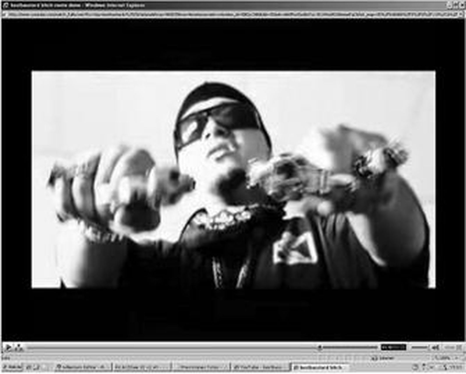 Imagen de uno de los vídeos del rapero 'Bestbasstard' en la plataforma 'Youtube'.