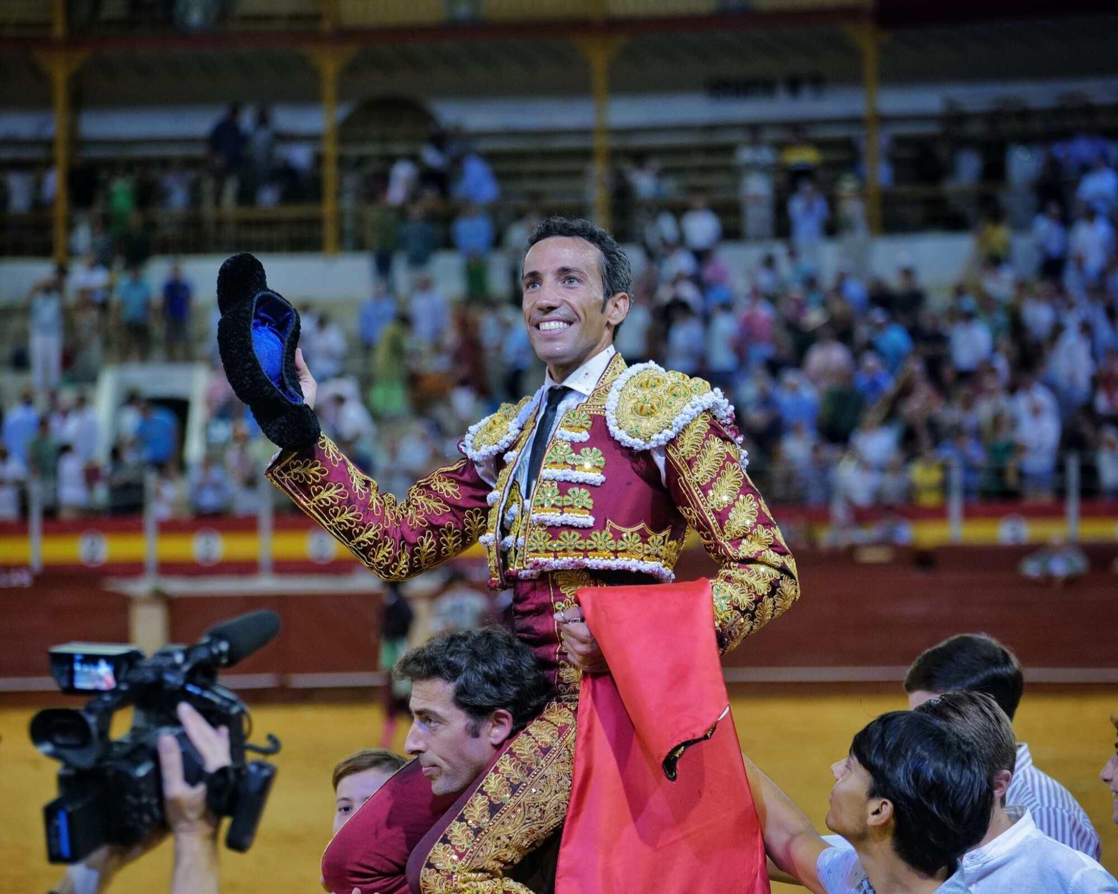David de Miranda, a hombros en la plaza de La Malagueta