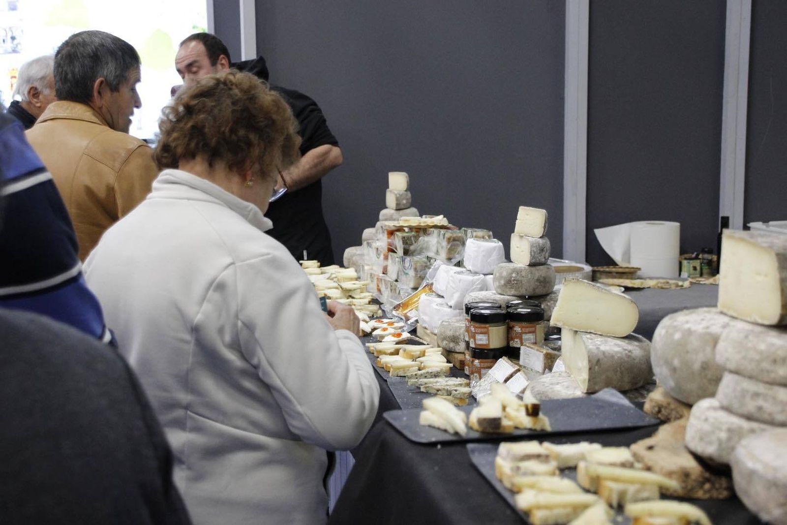 Un recorrido en imágenes por la Feria del Queso de Los Pedroches en Hinojosa del Duque