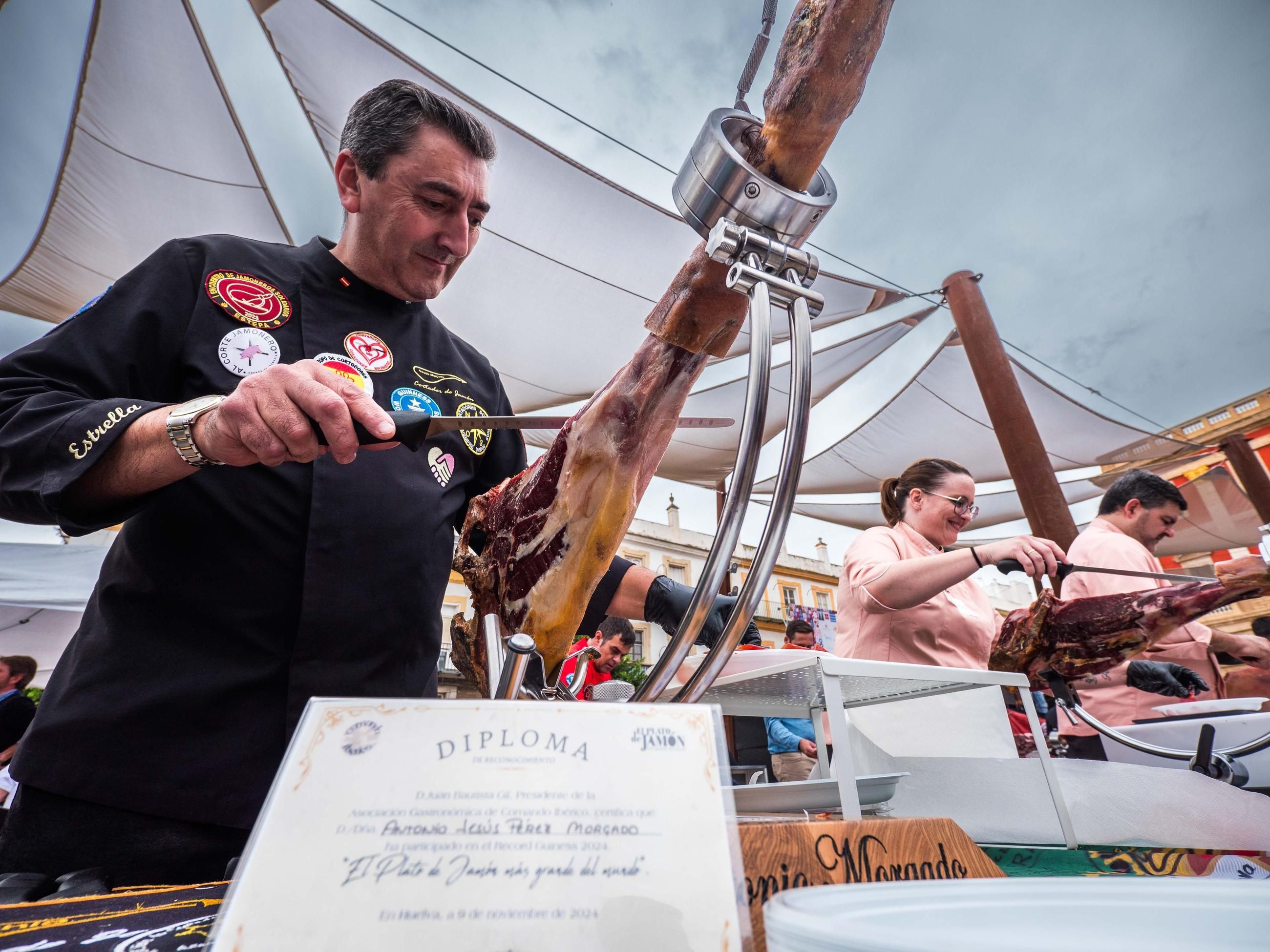 Aplazada por las previsiones de lluvia la Feria Solidaria de Cortadores de Jamón en San Fernando