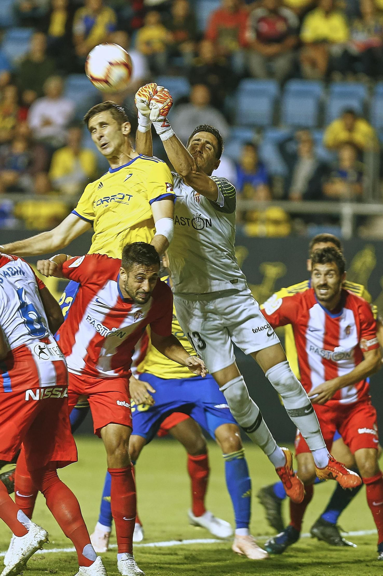 Las imágenes del Cádiz-Sporting